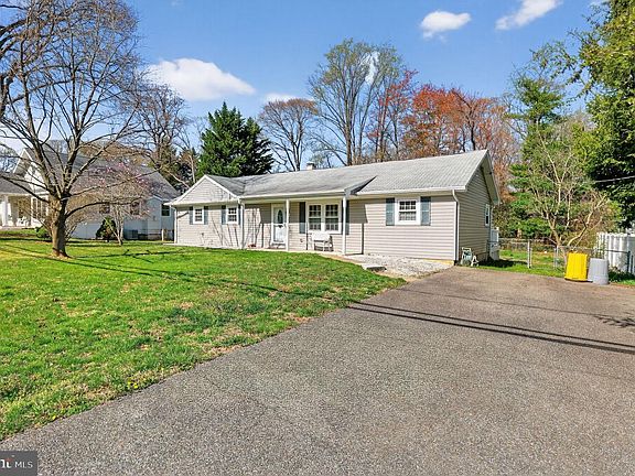 2nd image of 796 Stinchcomb Rd