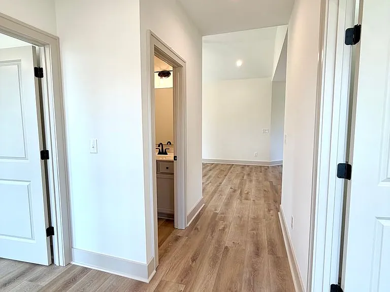 489 S Main St — Photo 21