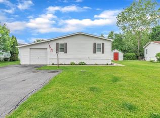 1172 Underwood Ct, Lockport, NY 14094