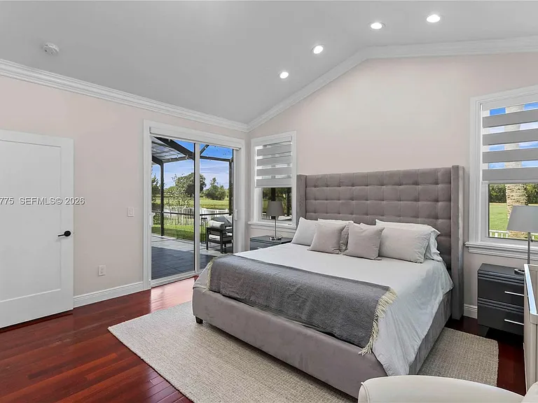 1530 Lacosta Dr W — Photo 18