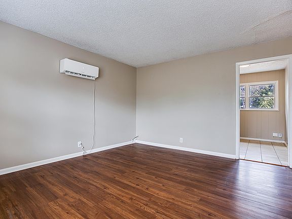 4th image of 1134 E 24th St