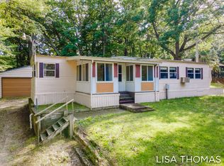 9871 Chippewa St, Chippewa Lake, MI 49320