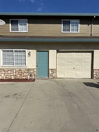 2 bed, 1.5 bath, 1033 sqft, $1,775 — Photo 1