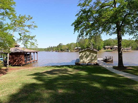 2nd image of 1096 Crooked Creek Rd