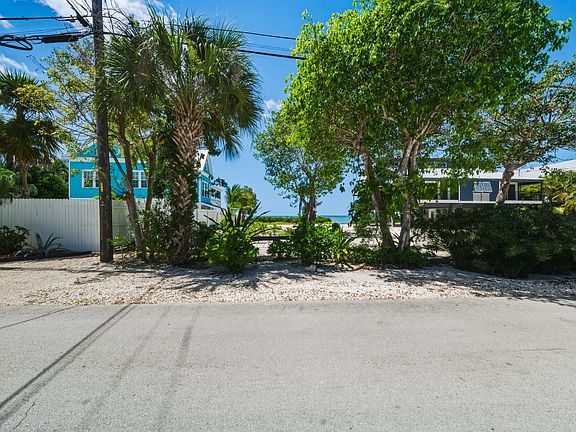 3rd image of 22552 Jolly Roger Dr