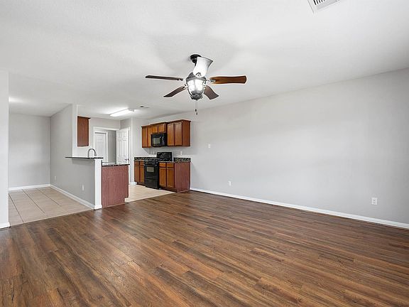 4th image of 9815 Onyx Trail Dr
