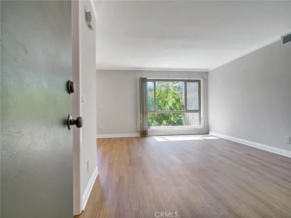 291 Sequoia Ct APT 25, Thousand Oaks, CA 91360