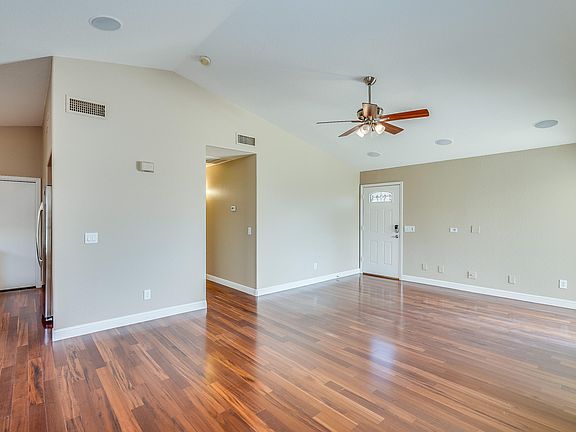 3rd image of 9777 W Yukon Dr