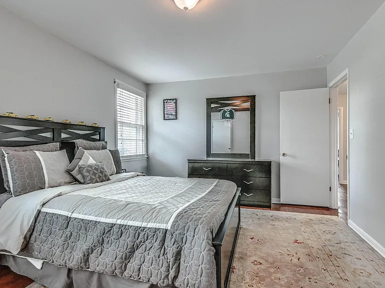 655 Harding Pl — Photo 33