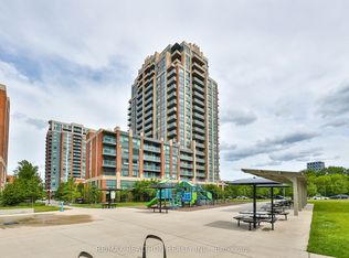 18 Uptown Dr #1707, Markham, ON L3R 5M5