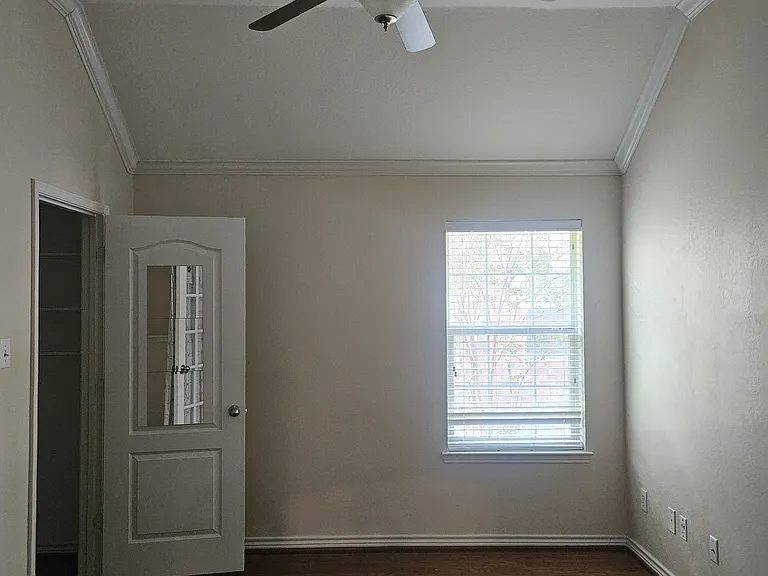 8562 Robertson Dr — Photo 20