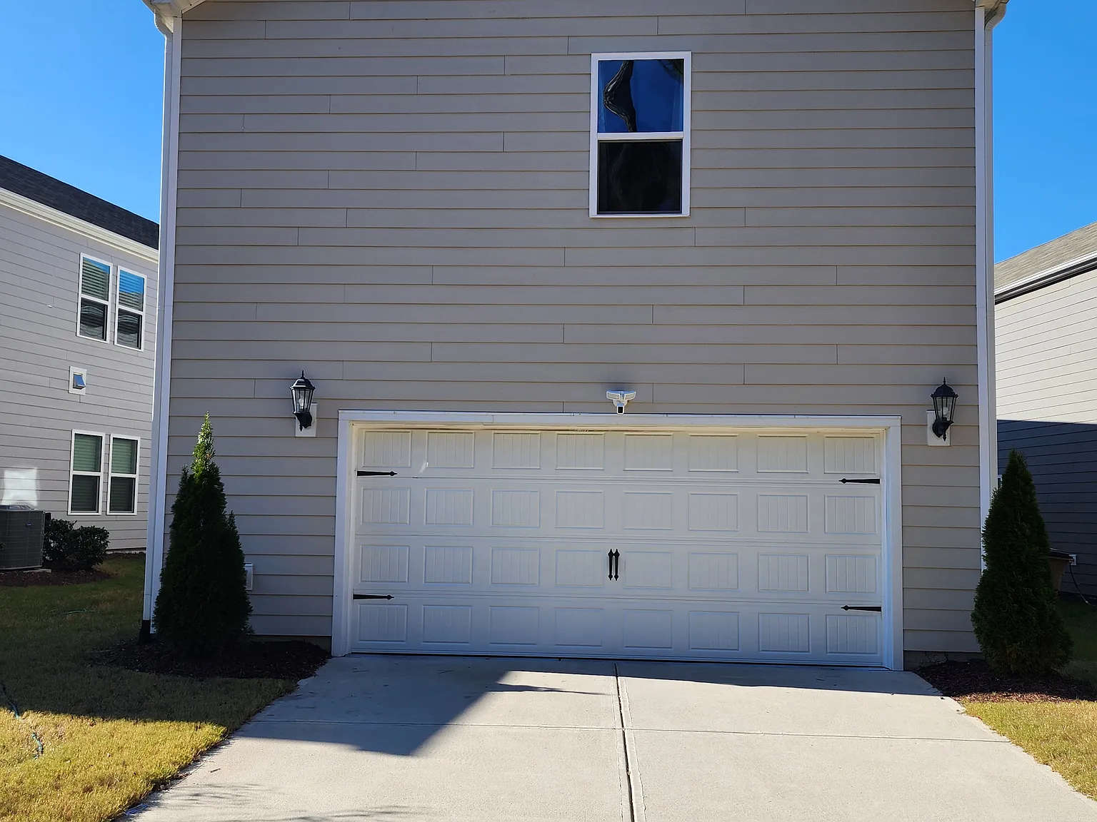 3 bed, 2300 sqft, $2,550 — Photo 3