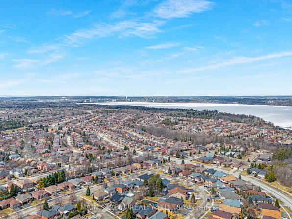 7 Bedford Estates Cres, Barrie, ON L4N 3Z8