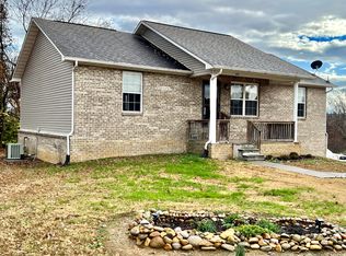 845 Quiet Oaks Way, Dandridge, TN 37725