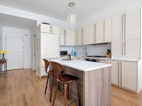 4th image of 60 W 20th St APT 4M