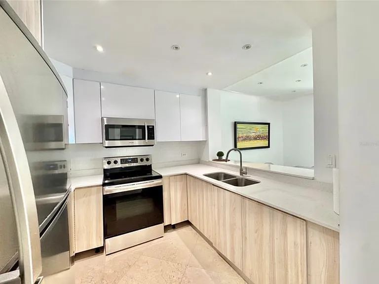 100 Ocean Dr #323 — Photo 6