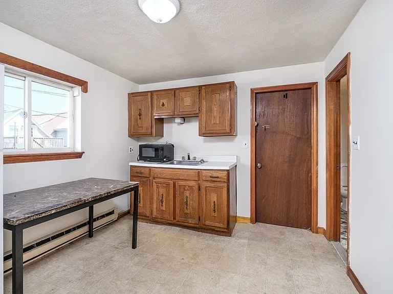 441 Ferry St #1 — Photo 3