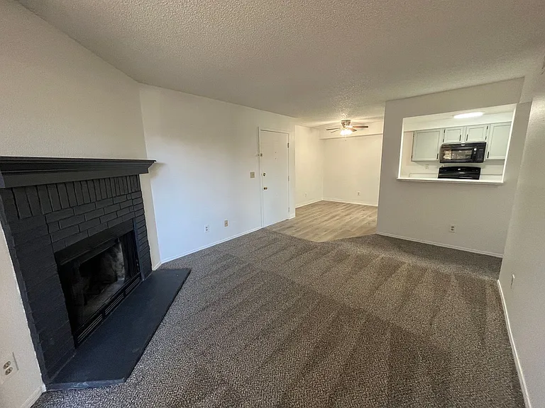 1075 S Elkhart Way — Photo 21