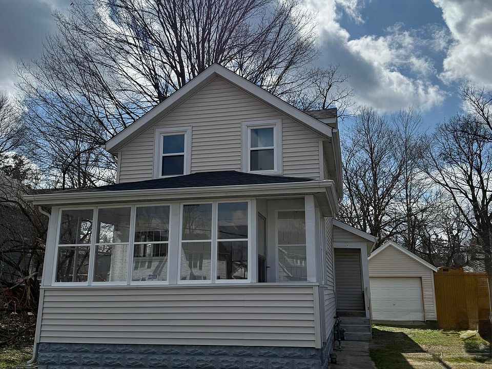 1st image of 1120 Hickory St
