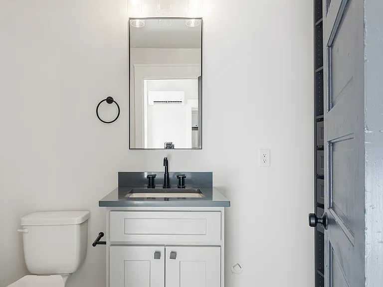 1023 N Broadway #304 — Photo 6