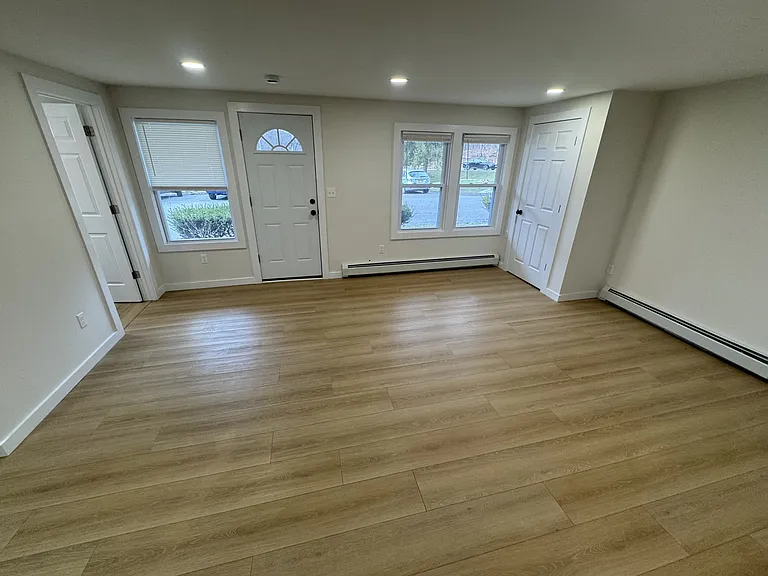 98 East Market Street — Photo 11