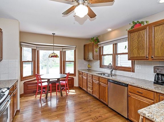 4th image of 506 W Campbell St