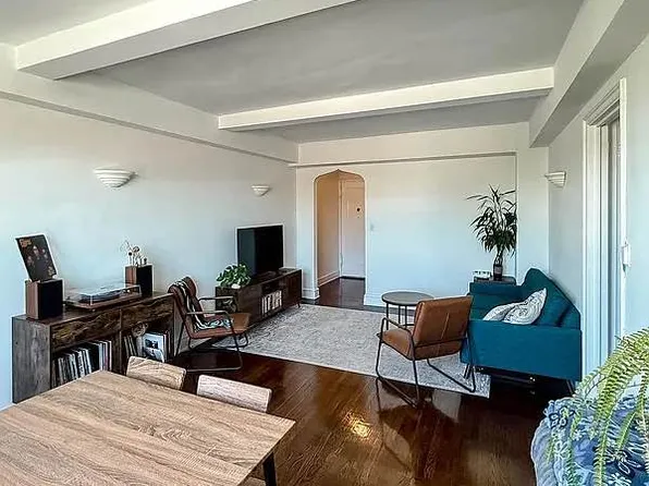 200 West 108th Street image 2 of 13