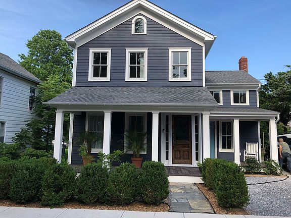 2nd image of 412 Carpenter St
