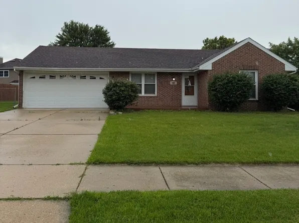 917 Shady Ln, Aurora, IL 60506