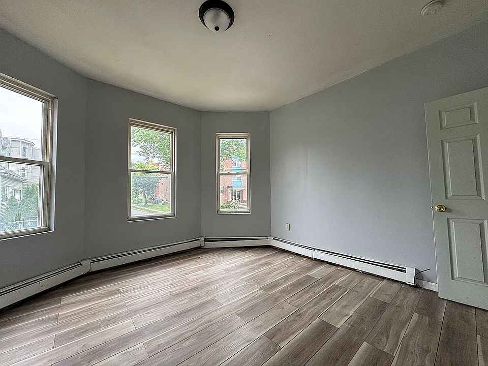 1st image of 88 Chadwick Ave #1E