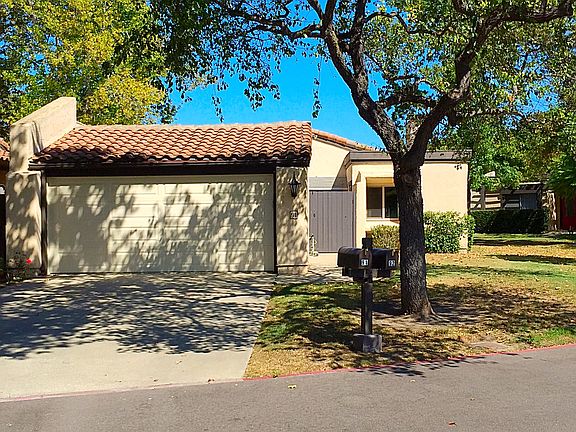 2nd image of 91 Los Verdes Dr