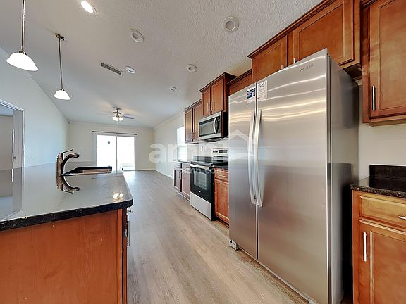 3rd image of 636 Glendale Ln
