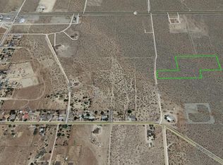 136 Vic Ave N #V12, Palmdale, CA