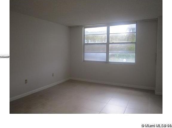 5th image of 2851 NE 183rd St APT 214E