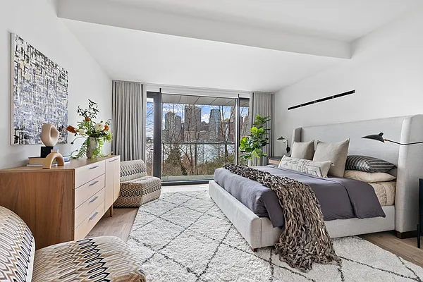 Sold by Compass | media 21