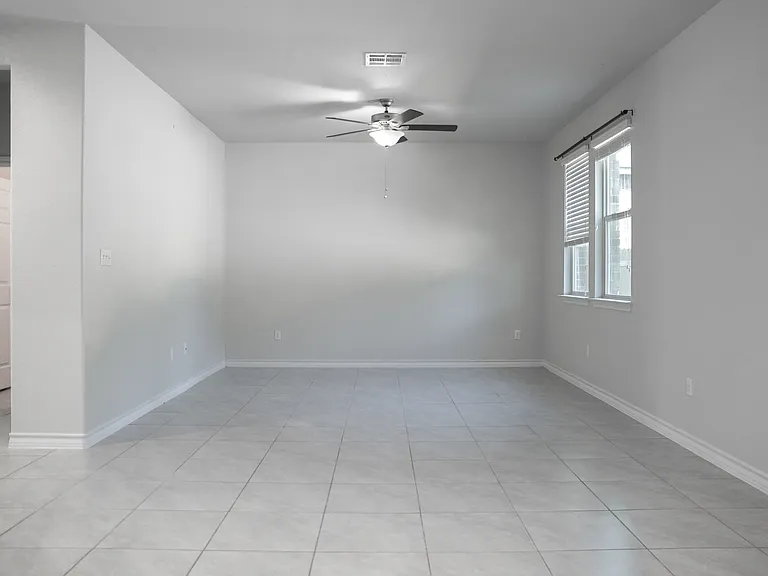 341 Mary Max Cir — Photo 9