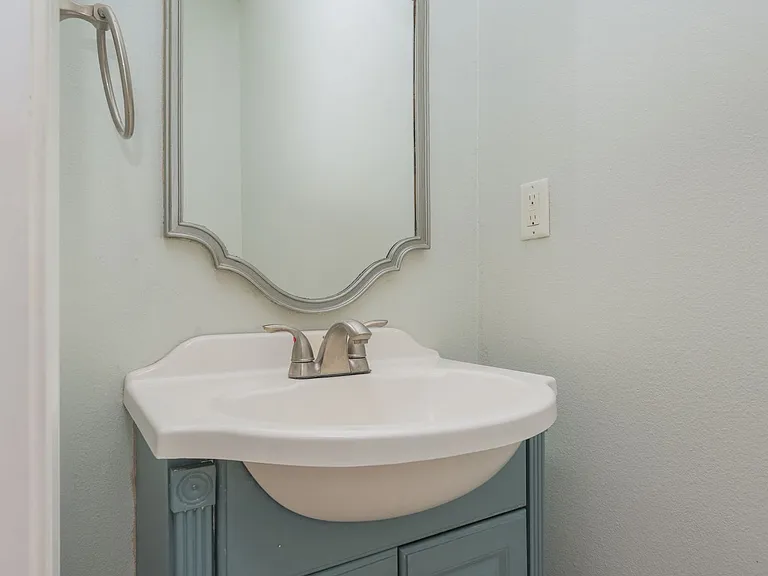 272 Calusa Blvd — Photo 18