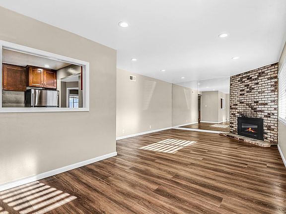 3rd image of 225 Wicklow Dr
