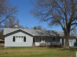 405 6th St NW, Orange City, IA 51041