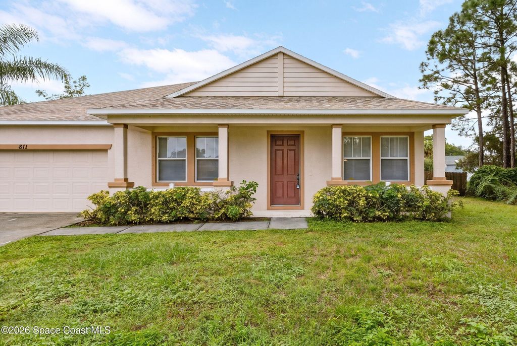 811 Parsons Cir SE