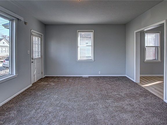 3rd image of 3222 W 50th St