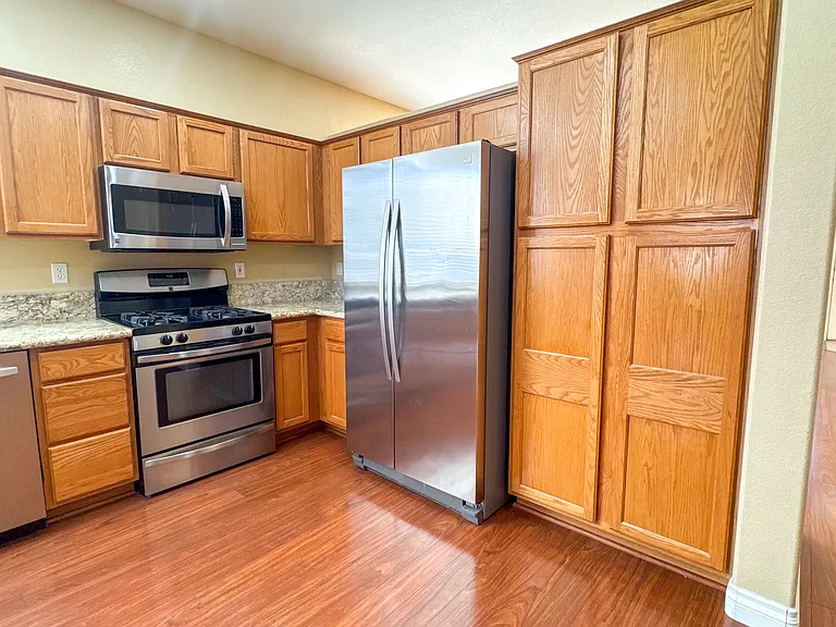 10724 Windrose Point Ave — Photo 8