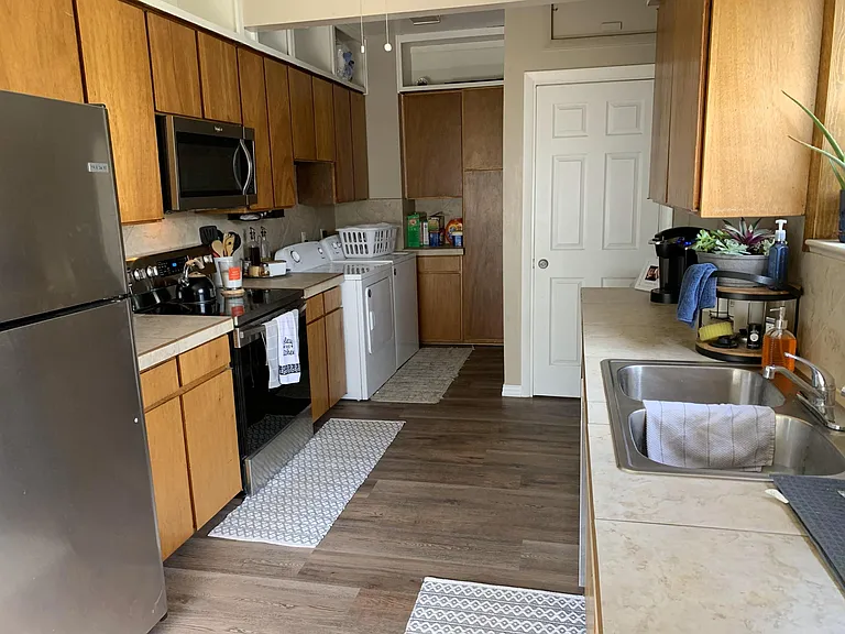 537 Cy Ave — Photo 13