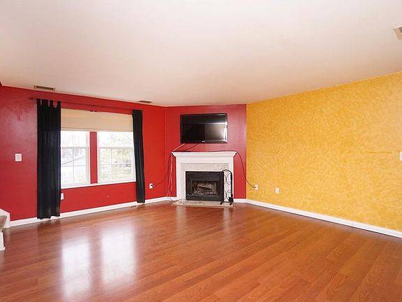 3rd image of 5 Palmer Ct #C3