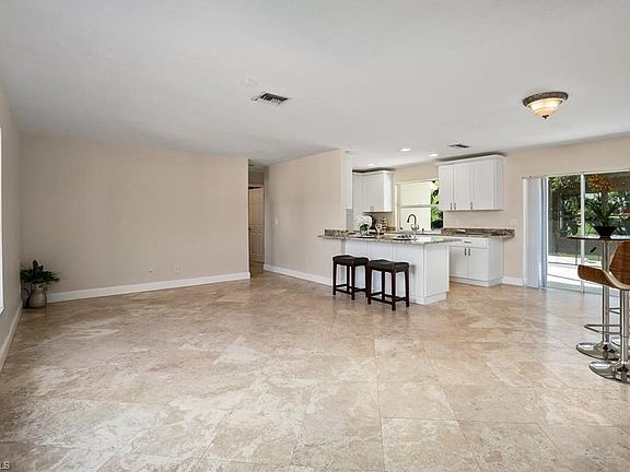 4th image of 6656 Fairview St