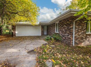 1679 Edgewood Dr, Davis, IL