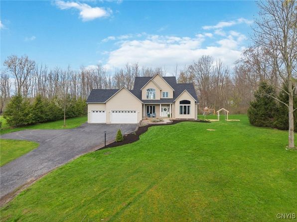 8135 Shepherd Rd, Weedsport, NY 13166