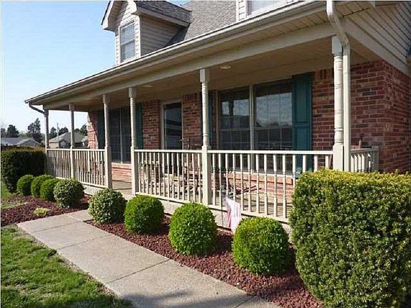 2nd image of 156 Hoover Cir