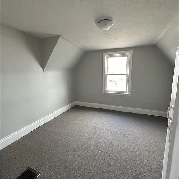 31 McKinstry St — Photo 9
