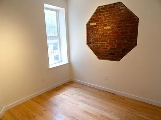 Rented by Loom Group | media 21